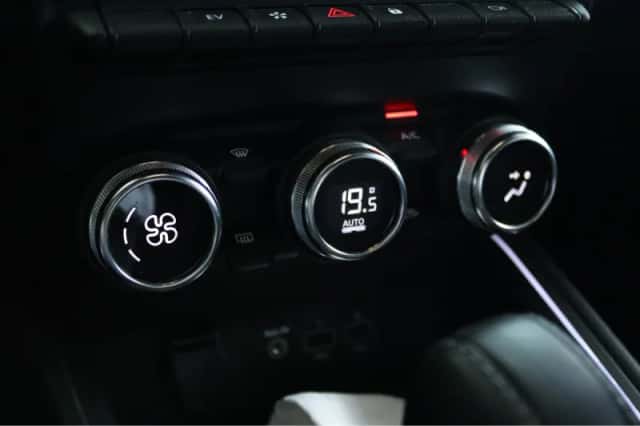 Renault Clio (2022) thumbnail 23