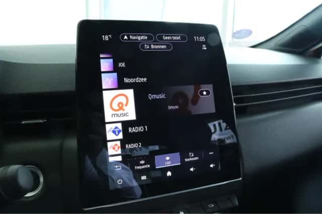 Renault Clio (2022) thumbnail 25