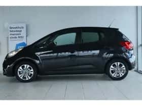 Kia Venga (2015) thumbnail 5