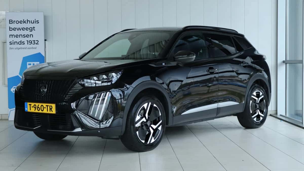 Peugeot e-2008 (2023) — foto 1