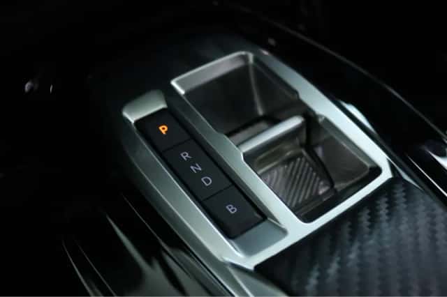 Peugeot e-2008 (2023) thumbnail 22