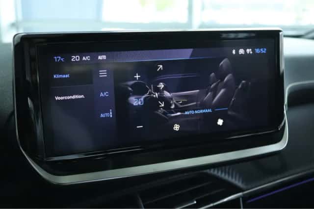 Peugeot e-2008 (2023) thumbnail 26