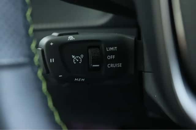 Peugeot e-2008 (2023) thumbnail 34