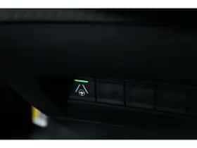 Peugeot e-2008 (2023) thumbnail 36