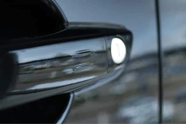 Peugeot e-2008 (2023) thumbnail 10