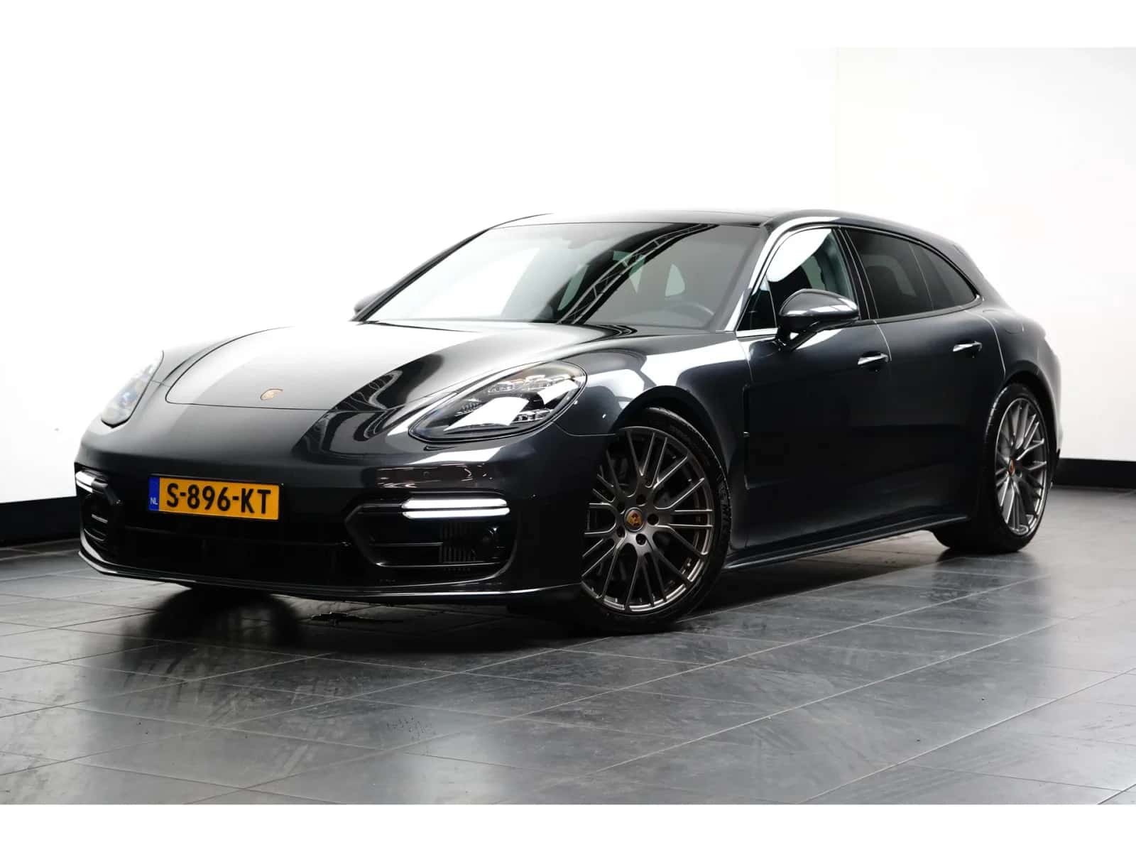 Porsche Panamera (2022) — foto 1