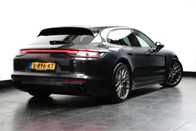 Porsche Panamera (2022) thumbnail 2