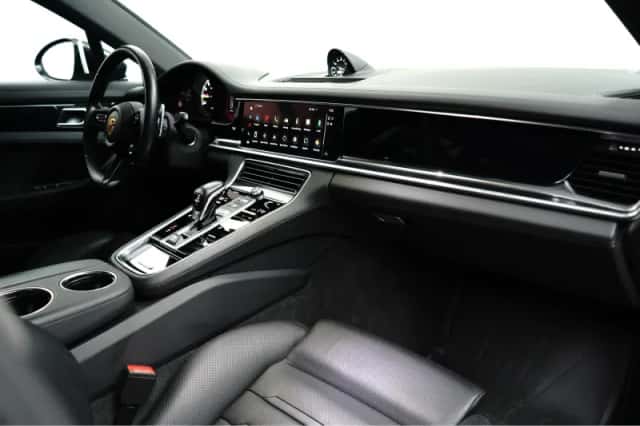 Porsche Panamera (2022) thumbnail 4
