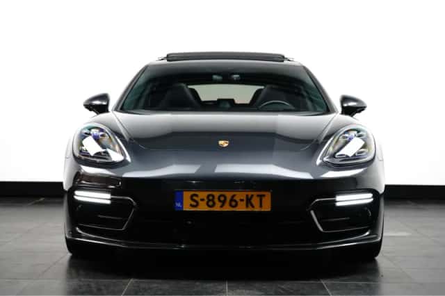Porsche Panamera (2022) thumbnail 6