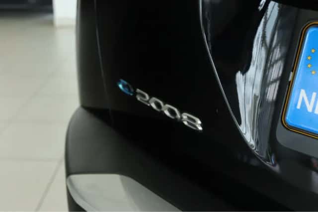 Peugeot e-2008 (2021) thumbnail 15