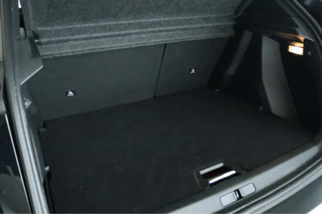 Peugeot e-2008 (2021) thumbnail 17