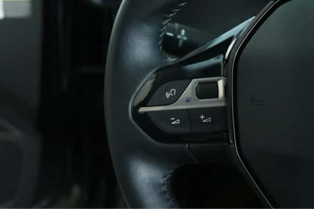 Peugeot e-2008 (2021) thumbnail 34