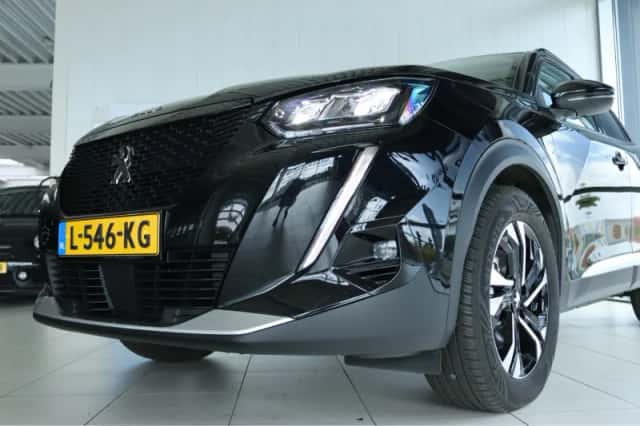 Peugeot e-2008 (2021) thumbnail 5