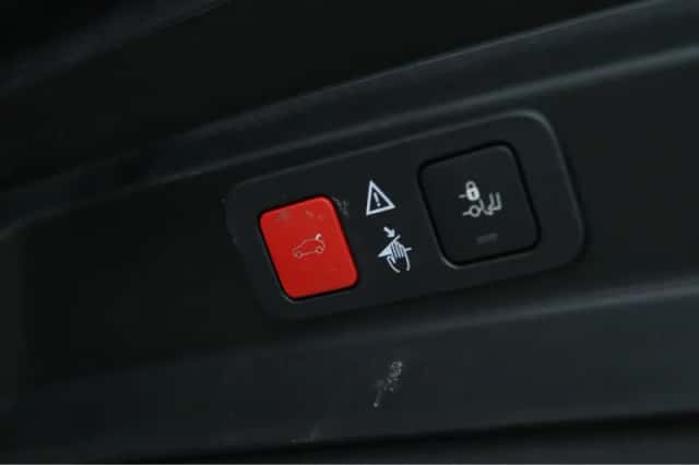 Peugeot 5008 (2023) thumbnail 18