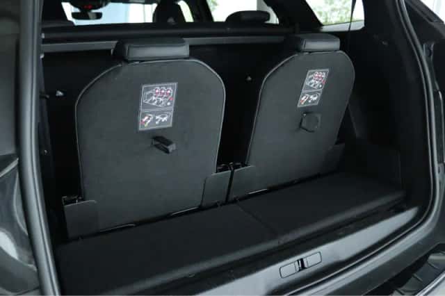 Peugeot 5008 (2023) thumbnail 19