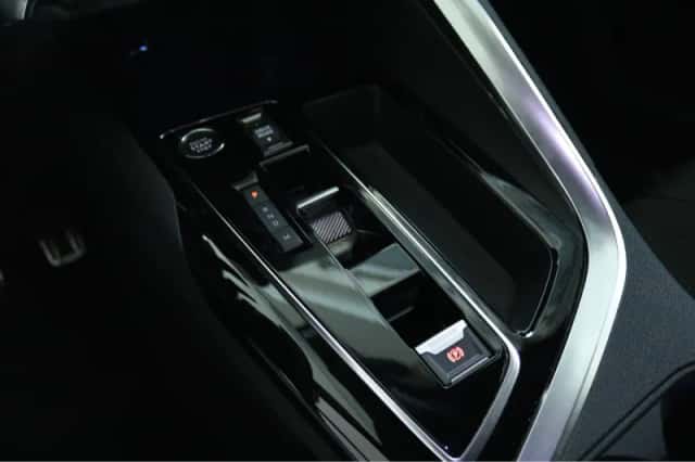 Peugeot 5008 (2023) thumbnail 28