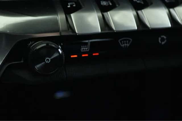 Peugeot 5008 (2023) thumbnail 31