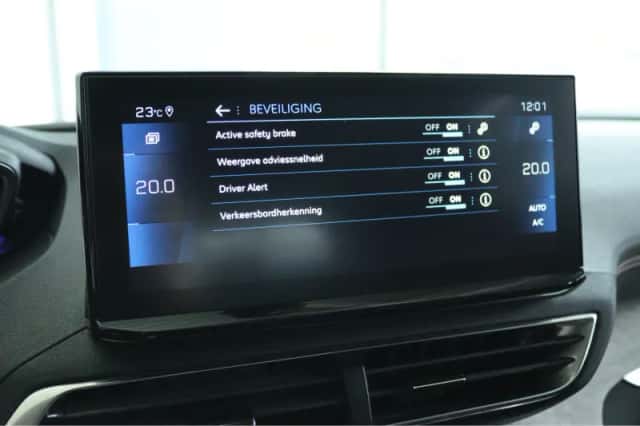 Peugeot 5008 (2023) thumbnail 36
