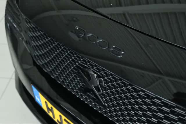 Peugeot 5008 (2023) thumbnail 8
