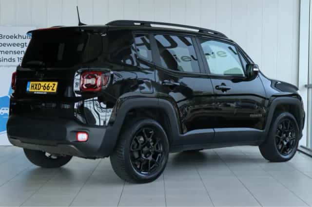Jeep Renegade (2022) thumbnail 2