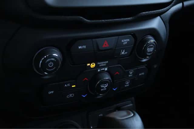Jeep Renegade (2022) thumbnail 17