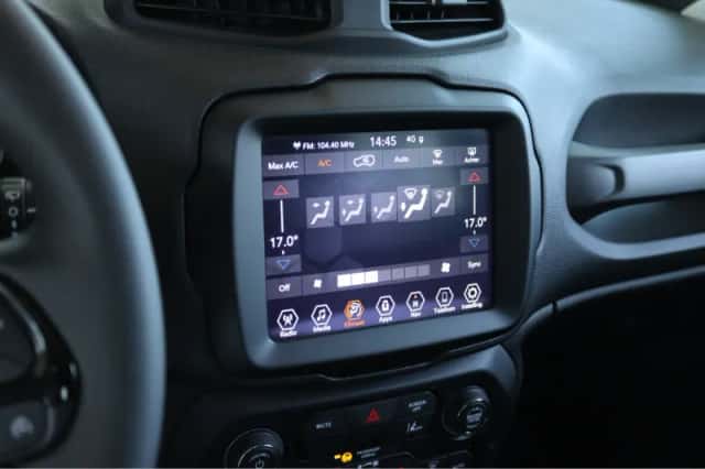 Jeep Renegade (2022) thumbnail 19