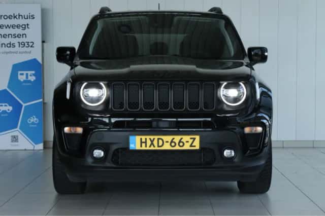Jeep Renegade (2022) thumbnail 6