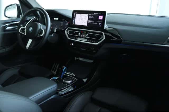 BMW iX3 (2023) thumbnail 4