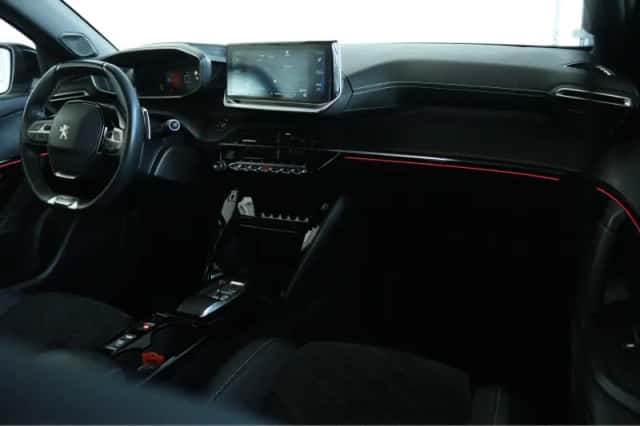 Peugeot 2008 (2022) thumbnail 4