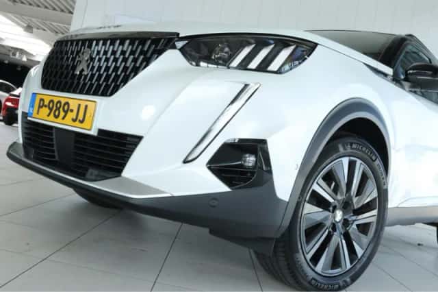 Peugeot 2008 (2022) thumbnail 5