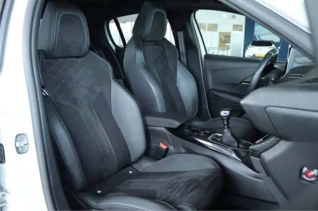 Peugeot 208 (2022) thumbnail 3