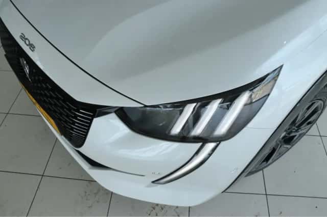 Peugeot 208 (2022) thumbnail 6