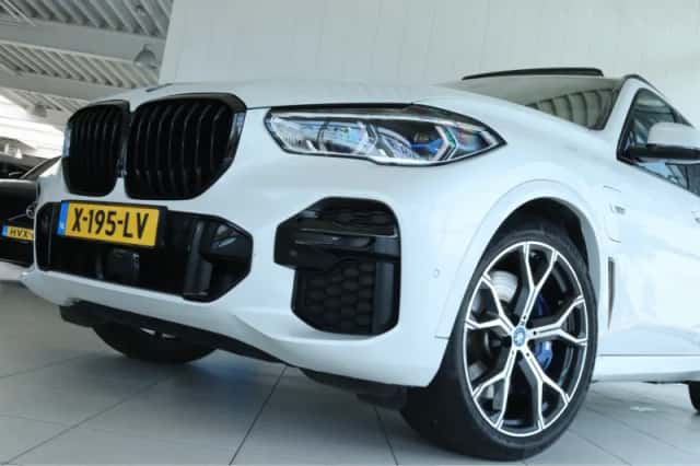 BMW X5 (2023) thumbnail 6