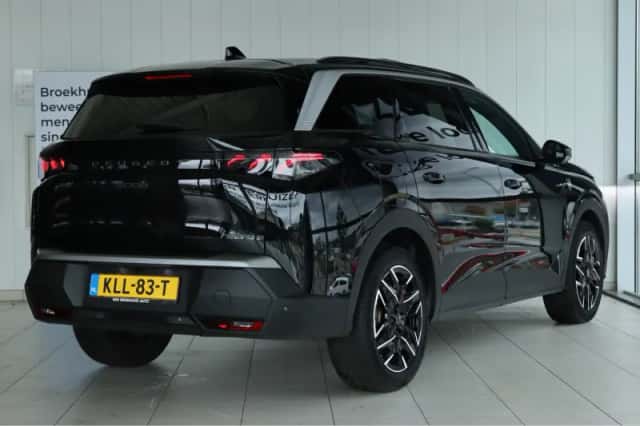Peugeot 5008 (2025) thumbnail 2