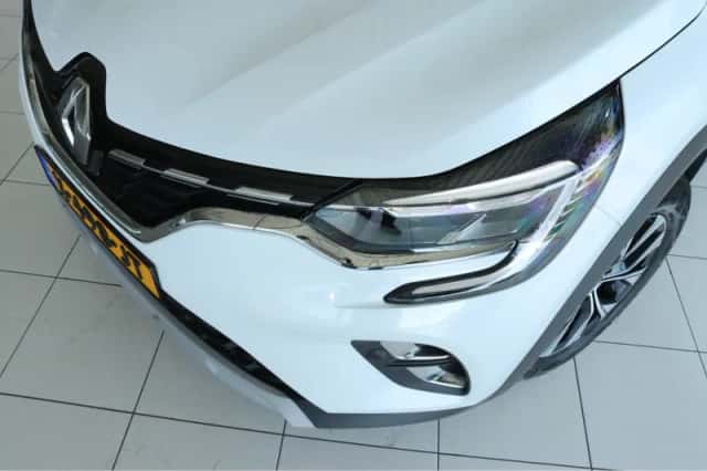 Renault Captur (2023) thumbnail 6