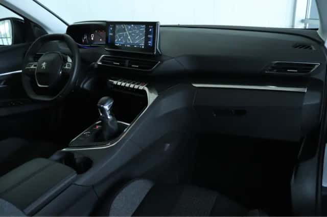 Peugeot 3008 (2022) thumbnail 4