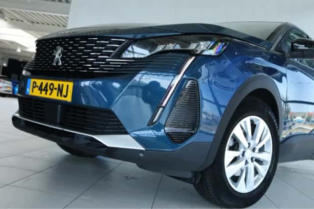 Peugeot 3008 (2022) thumbnail 6