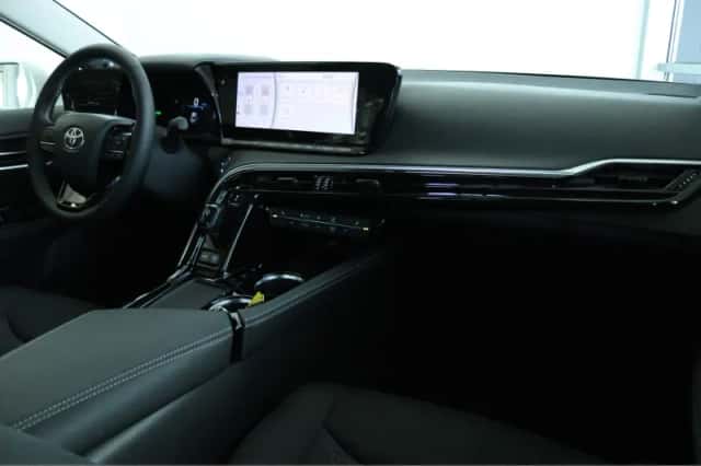 Toyota Mirai (2021) thumbnail 4