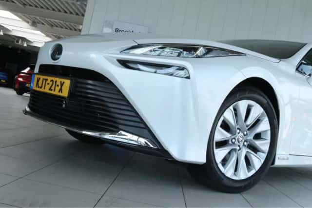 Toyota Mirai (2021) thumbnail 5