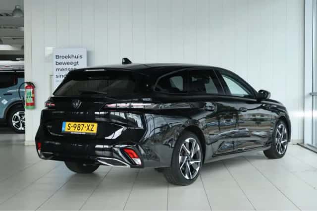 Peugeot 308 (2023) thumbnail 2