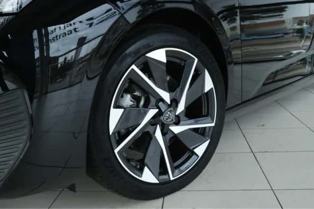 Peugeot 308 (2023) thumbnail 5
