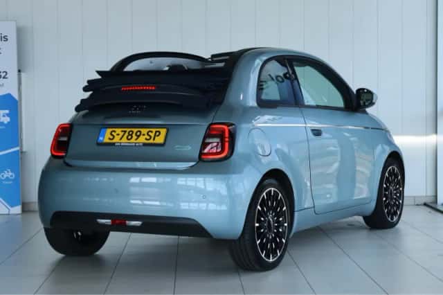 Fiat 500C (2021) thumbnail 2