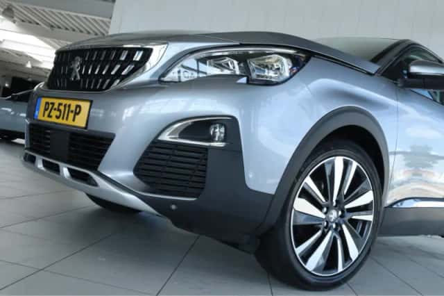 Peugeot 3008 (2017) thumbnail 5