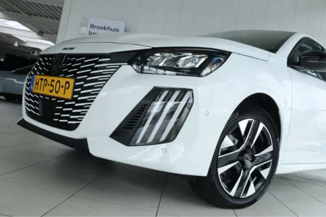 Peugeot 208 (2025) thumbnail 5