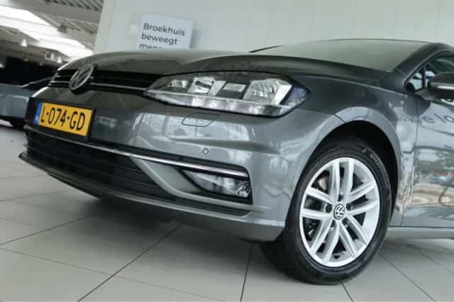 Volkswagen Golf (2017) thumbnail 5