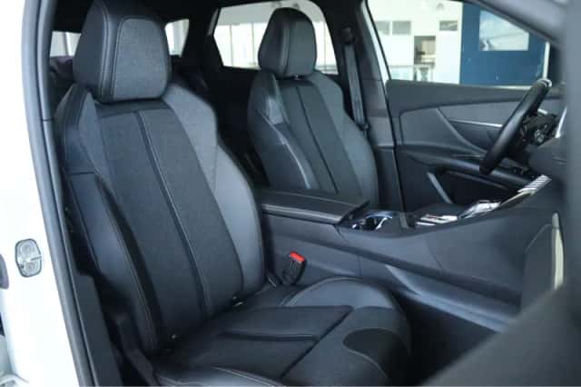 Peugeot 3008 (2020) thumbnail 3