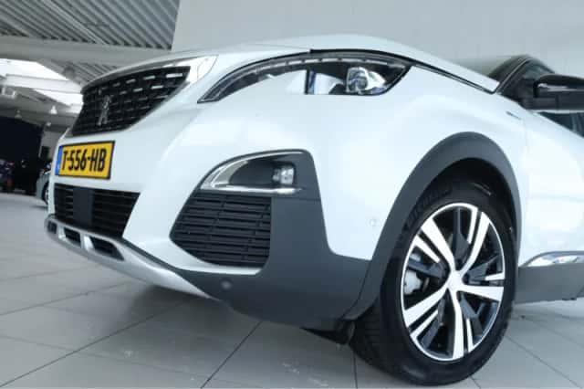 Peugeot 3008 (2020) thumbnail 6