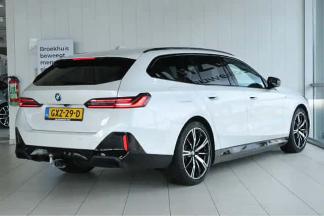 BMW 5-Serie (2024) thumbnail 2