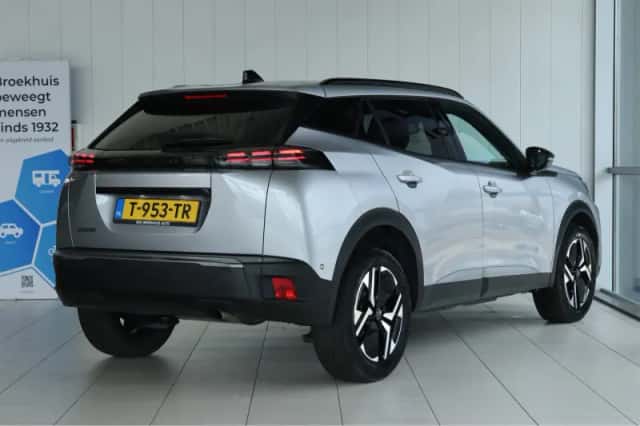 Peugeot 2008 (2023) thumbnail 2
