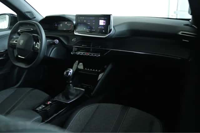 Peugeot 2008 (2023) thumbnail 4